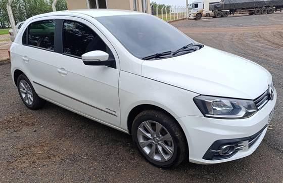 VOLKSWAGEN GOL 1.6 MSI TOTALFLEX HIGHLINE 4P I-MOTION VOLKSWAGEN GOL 1.6 MSI TOTALFLEX HIGHLINE 4P I-MOTION